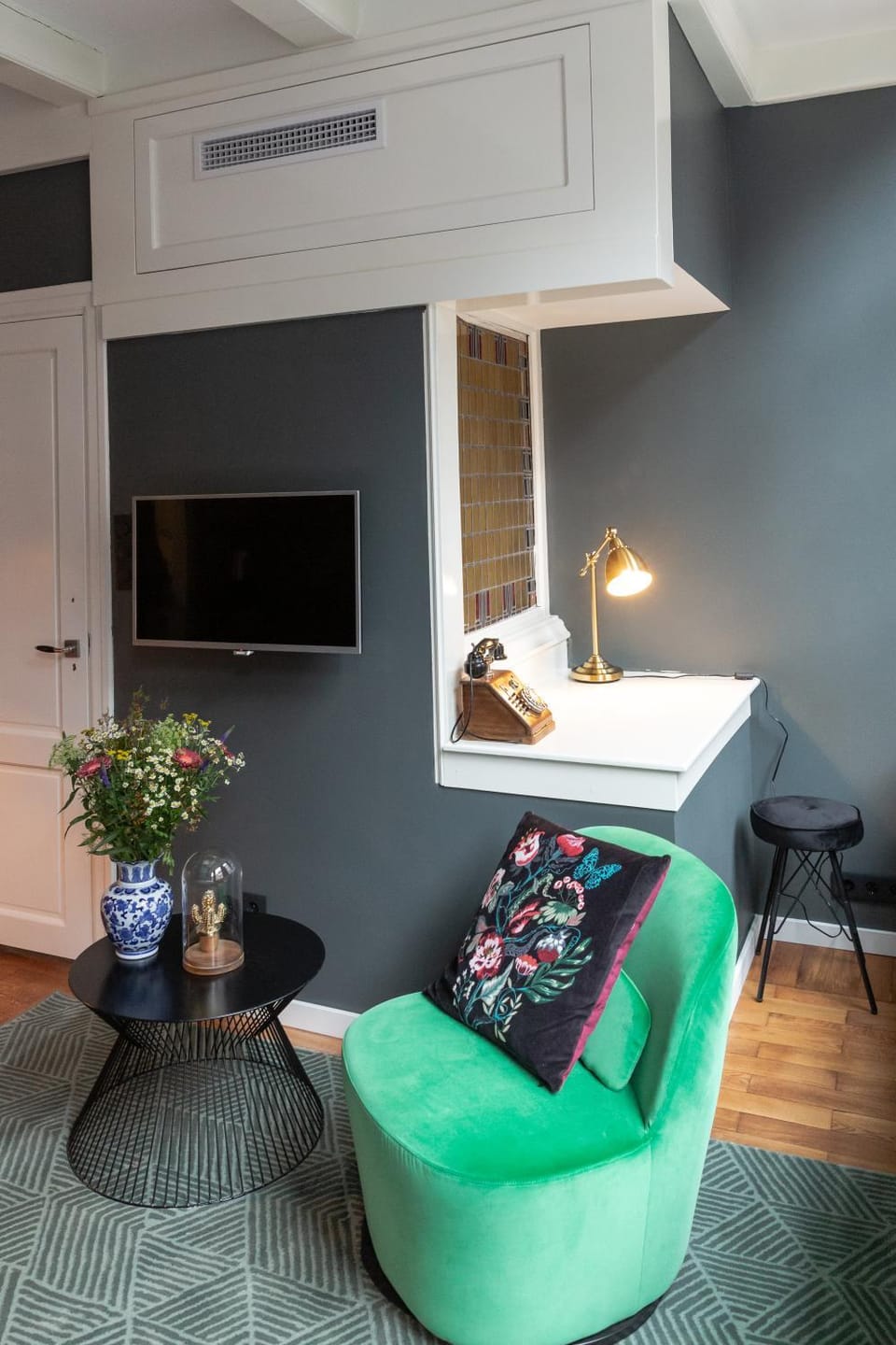 TV and multimedia, Seating area, Area and facilities