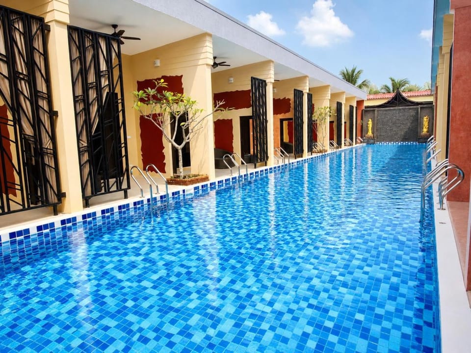 Swimming pool