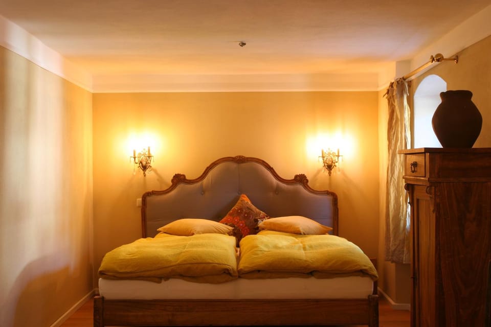 Bräustüberl Schönbrunn - Hotel & Restaurant Inn in Bavaria