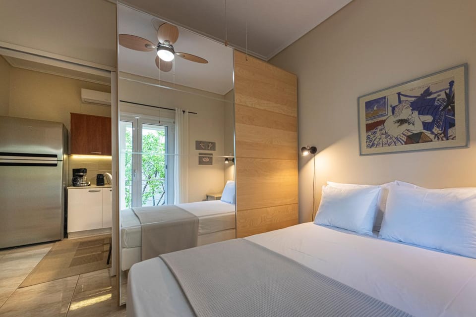 Bed, Kitchen or kitchenette, Bedroom