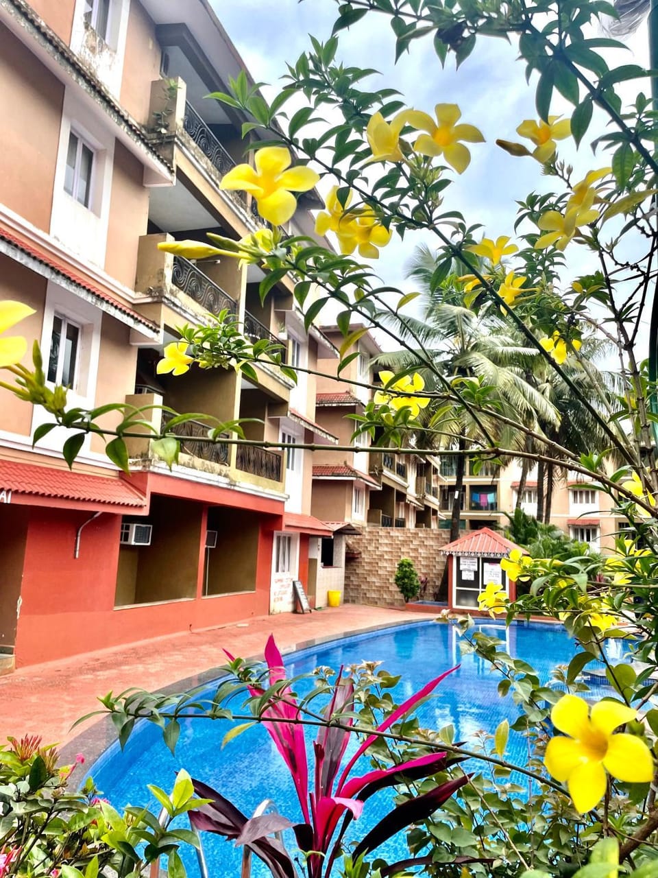 Property building, Spring, Garden, Garden view, Pool view, Swimming pool