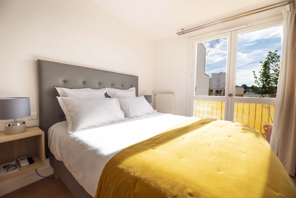 Bed, Bedroom