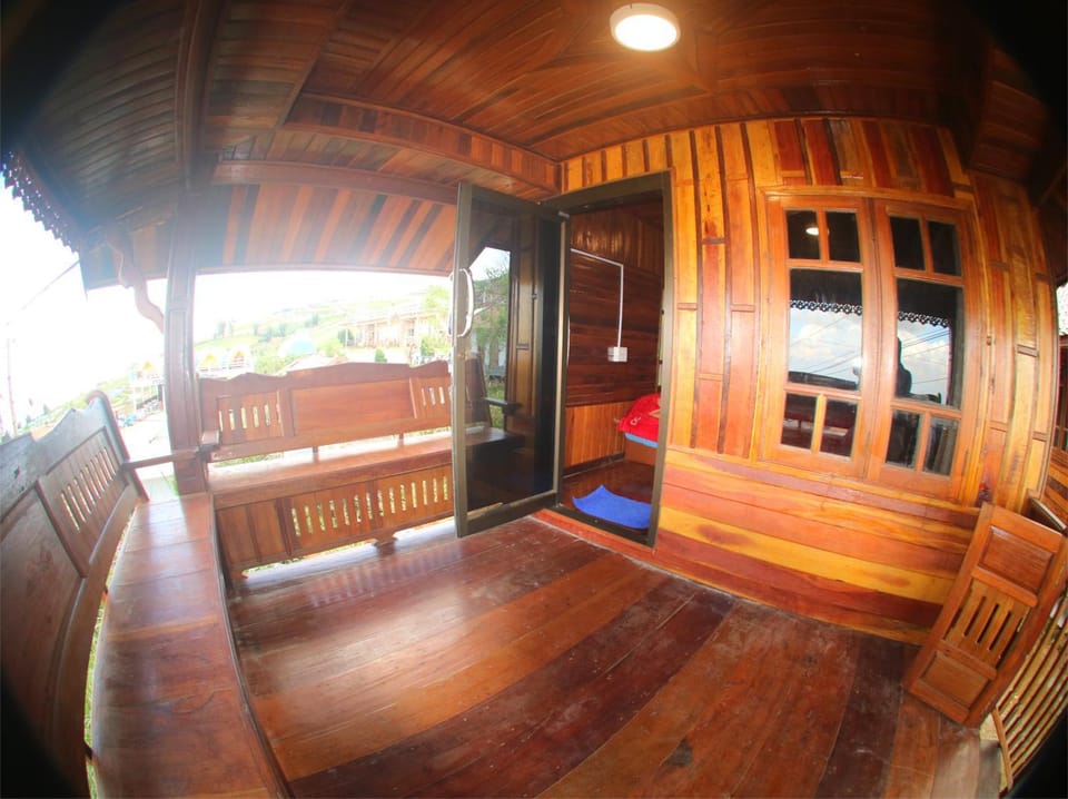 ไร่กะหล่ำหวาน ภูทับเบิก Nature lodge in Laos