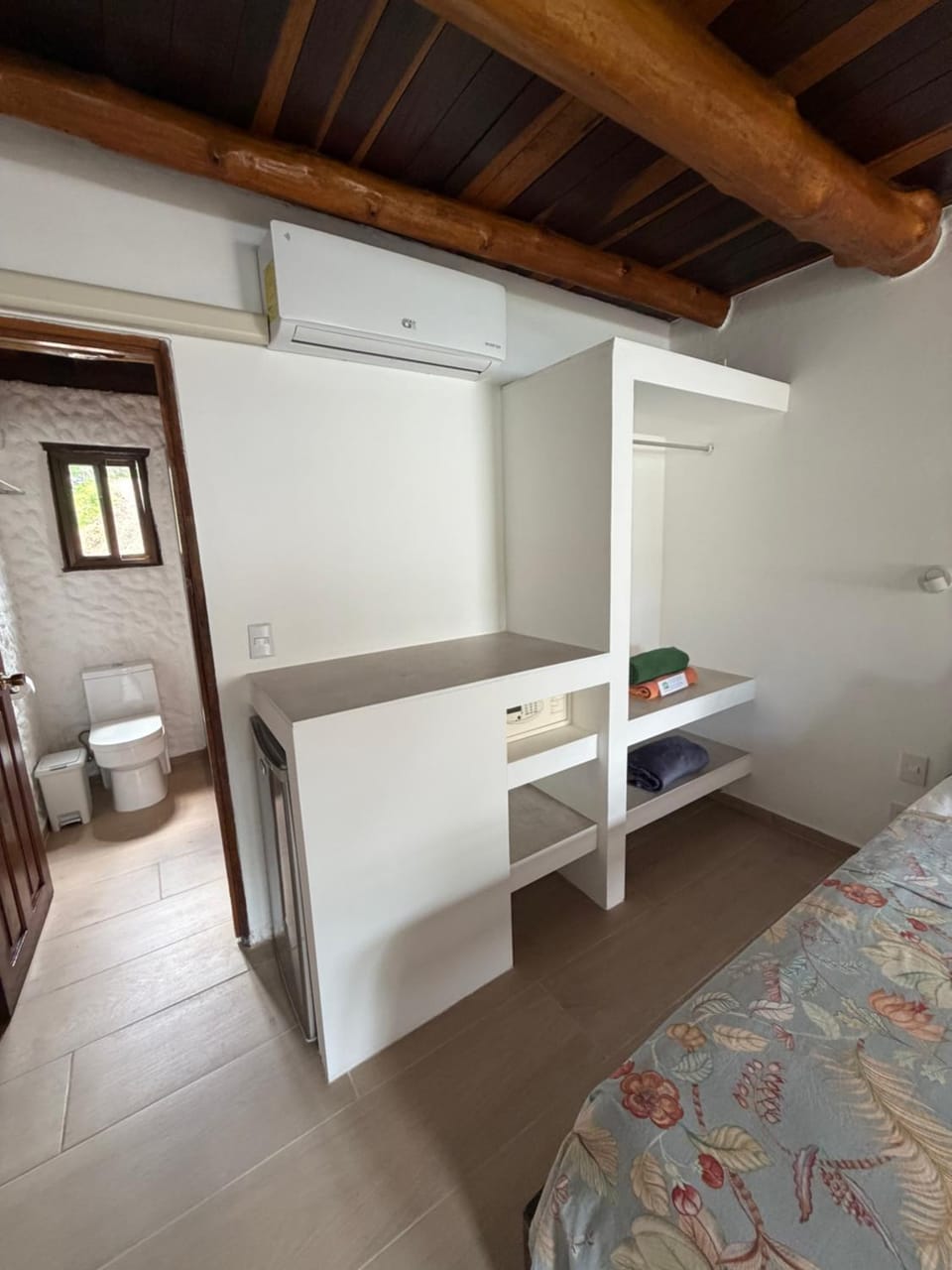 Bathroom, Photo of the whole room, Bedroom