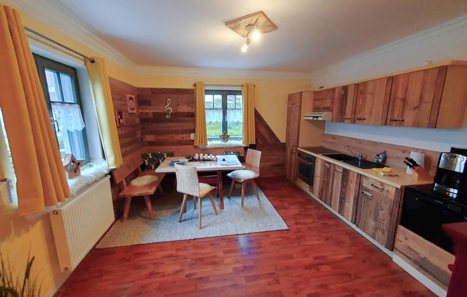 Kitchen or kitchenette, Dining area, toaster