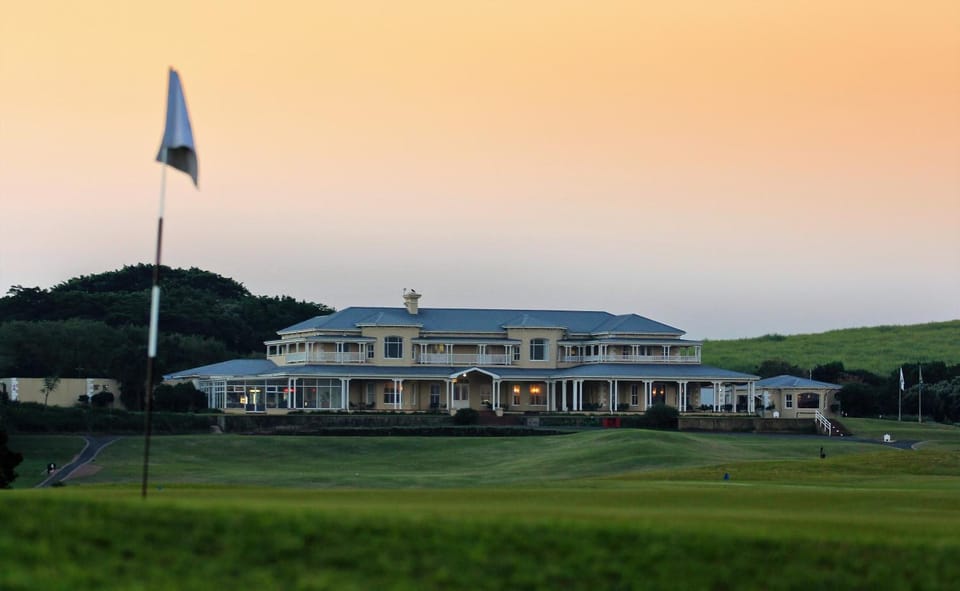 Property building, Golfcourse, Sunrise