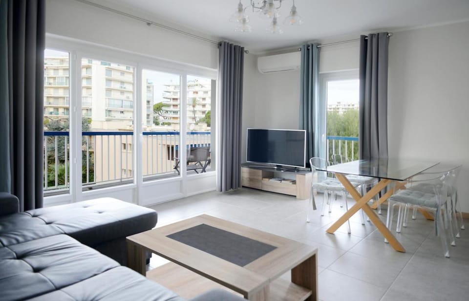 2BDR Reine Astrid Apartment in Cannes