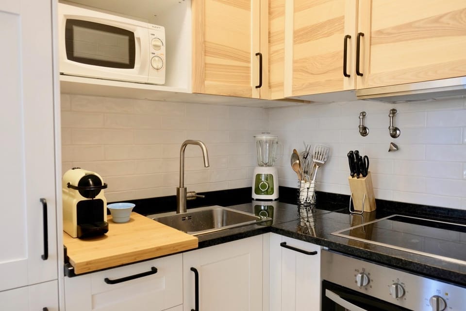 Coffee/tea facilities, Kitchen or kitchenette, Dining area