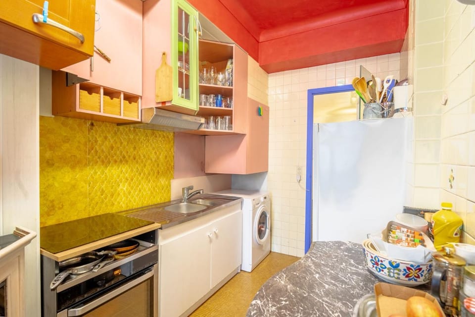 Kitchen or kitchenette, oven, stove
