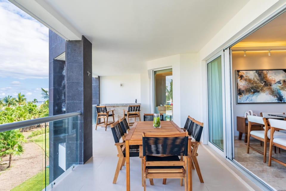 Day, Natural landscape, View (from property/room), Balcony/Terrace, Dining area