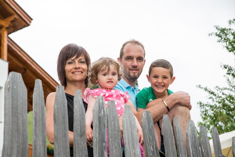 Spring, Day, On site, Family