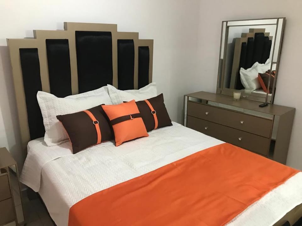 New Condo Palma Real 3 bd Apt 5 mins from STi Apartment in Santiago de los Caballeros