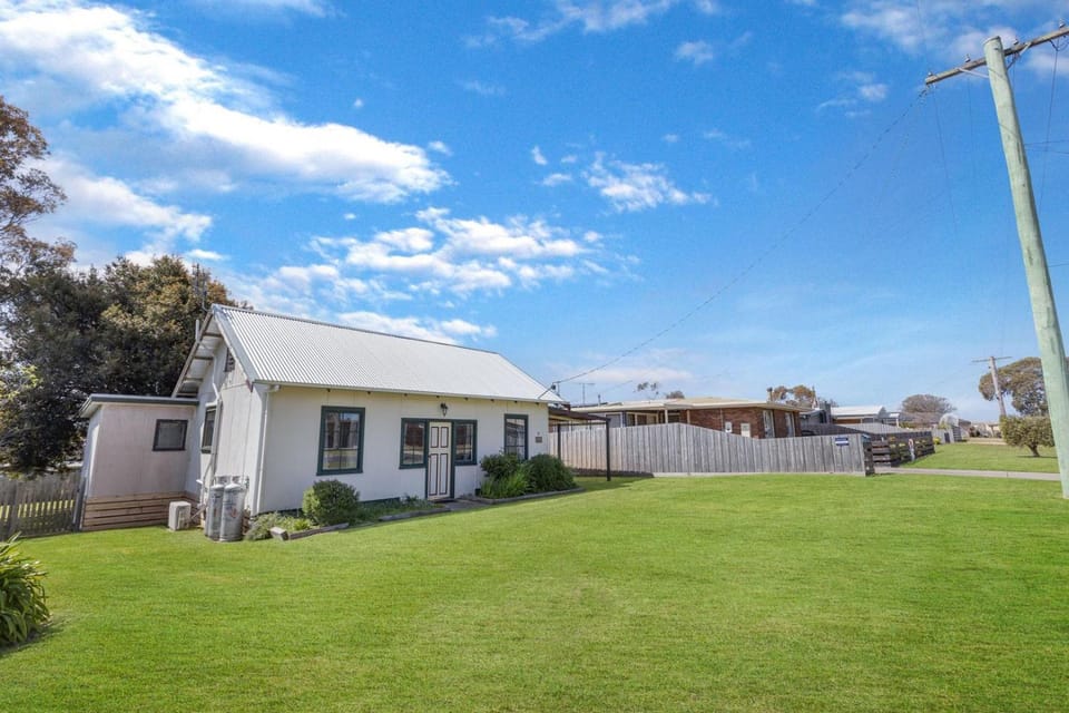 Katisha Cottage House in Victoria