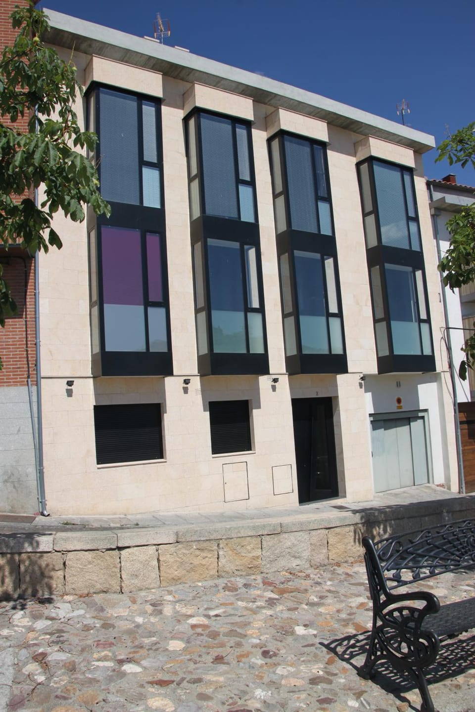 Facade/entrance