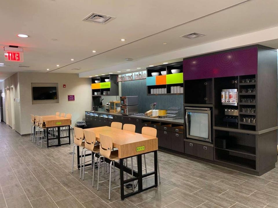 Dining area, Breakfast