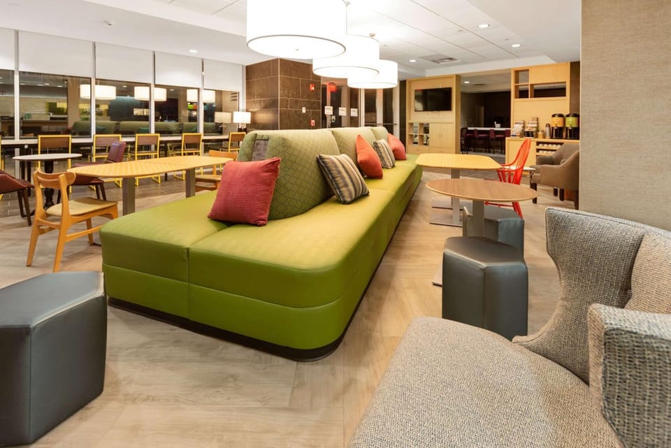 Restaurant/places to eat, Lobby or reception