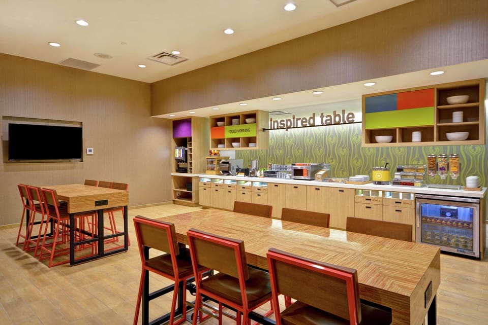 Coffee/tea facilities, Breakfast
