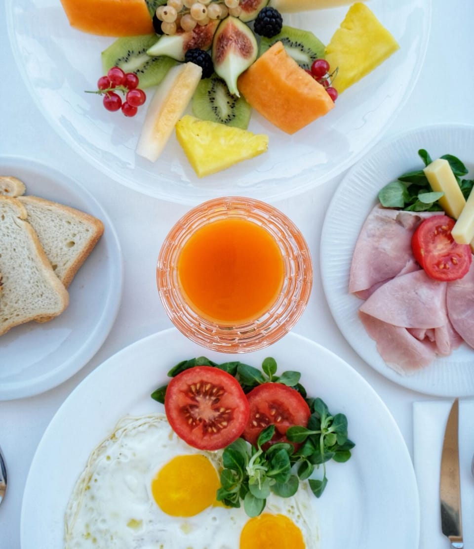 Meals, Breakfast, Continental breakfast, Buffet breakfast, Italian breakfast, English/Irish breakfast, American breakfast, Non alcoholic drinks