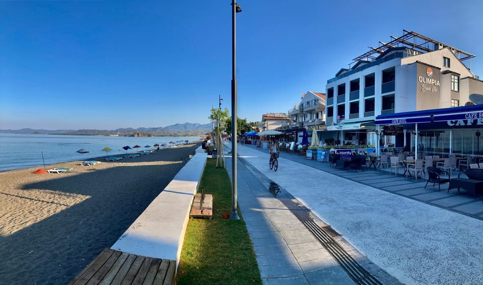Property building, Restaurant/places to eat, Restaurant/places to eat, Off site, Beach