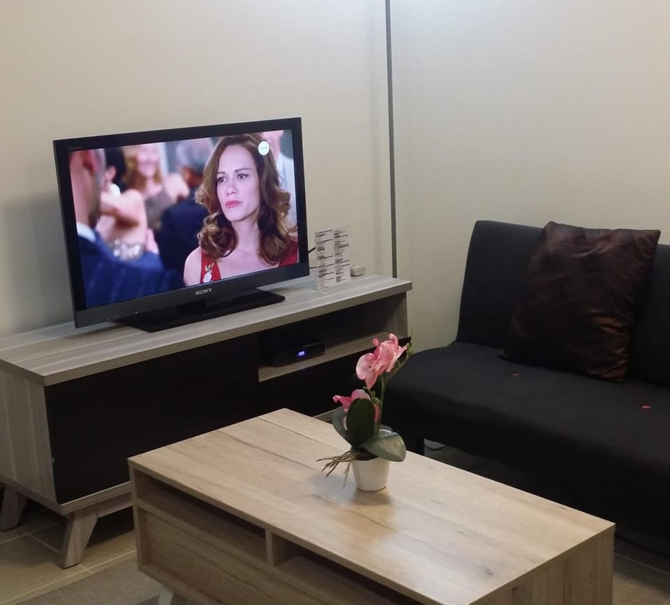 Makati Condo Edsa MRT Magallanes Station Chino Roces Ave cor EDSA IT Hub ONE Ayala Alphaland WiFi by 24K Residences Apartment in Pasay