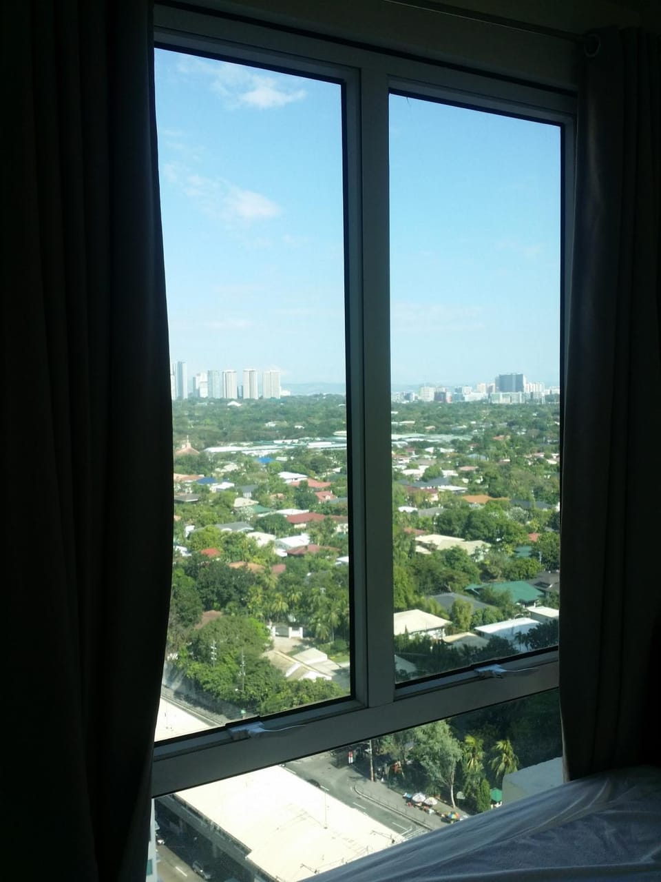 Makati Condo Edsa MRT Magallanes Station Chino Roces Ave cor EDSA IT Hub ONE Ayala Alphaland WiFi by 24K Residences Apartment in Pasay