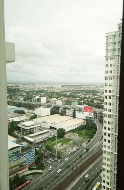 Makati Condo Edsa MRT Magallanes Station Chino Roces Ave cor EDSA IT Hub ONE Ayala Alphaland WiFi by 24K Residences Apartment in Pasay