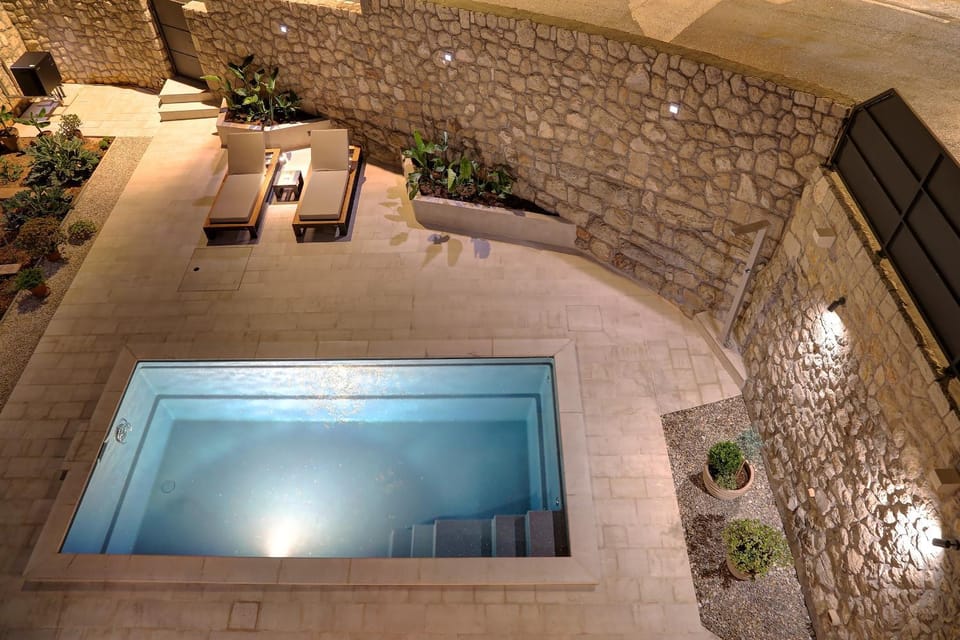 Patio, Pool view, Swimming pool