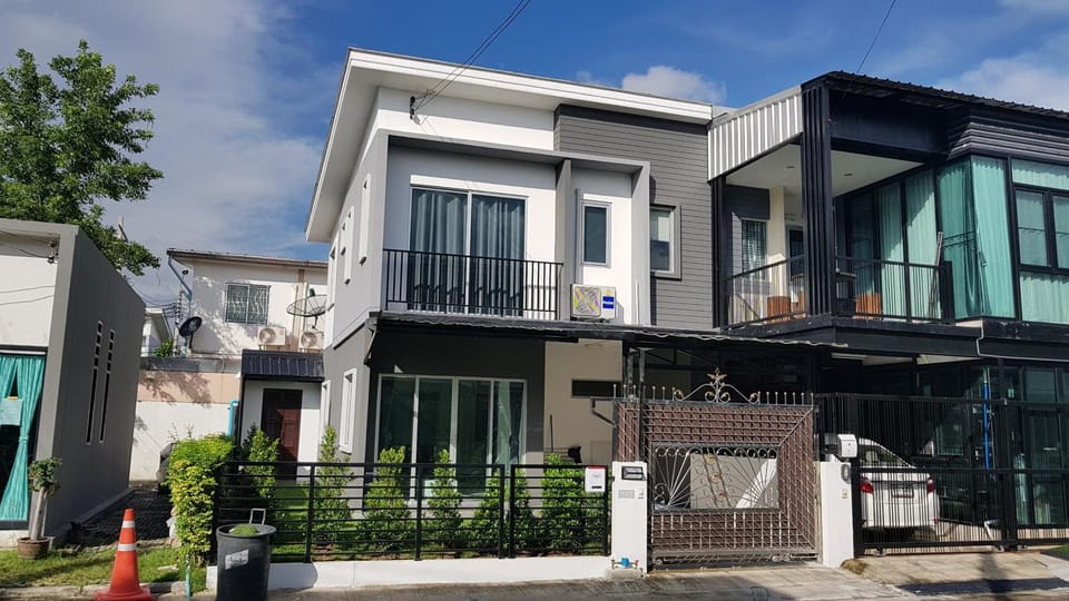 Property building, Day