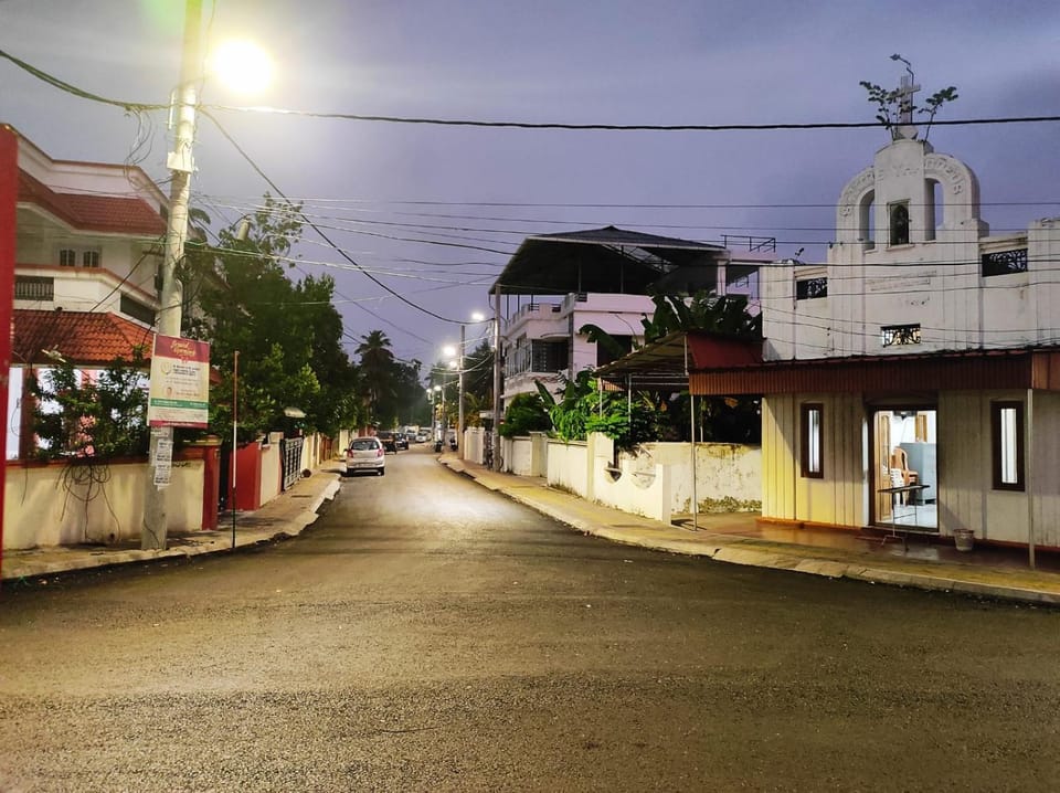 Neighbourhood, Street view