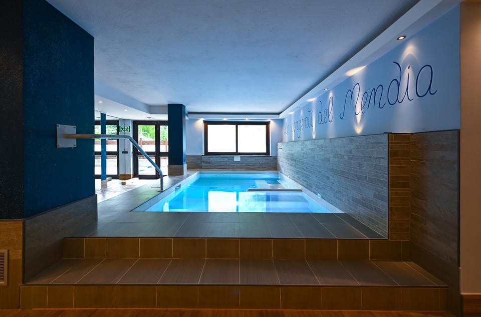 Spa and wellness centre/facilities, Swimming pool