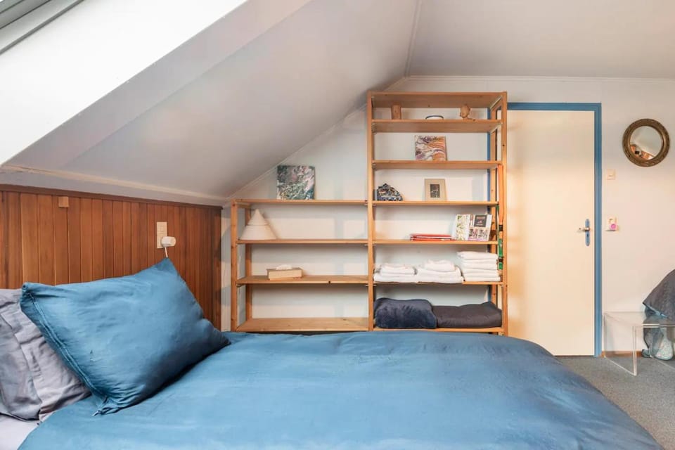 Cozy room in residential Alkmaar - Free parking Bed and Breakfast in Bergen