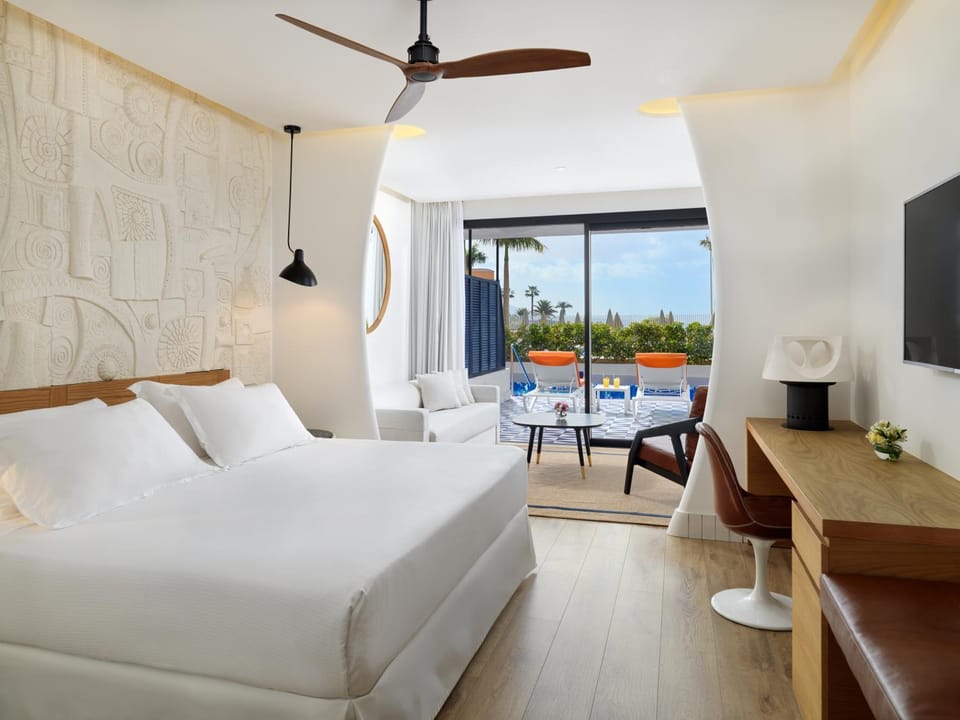 Bed, Photo of the whole room