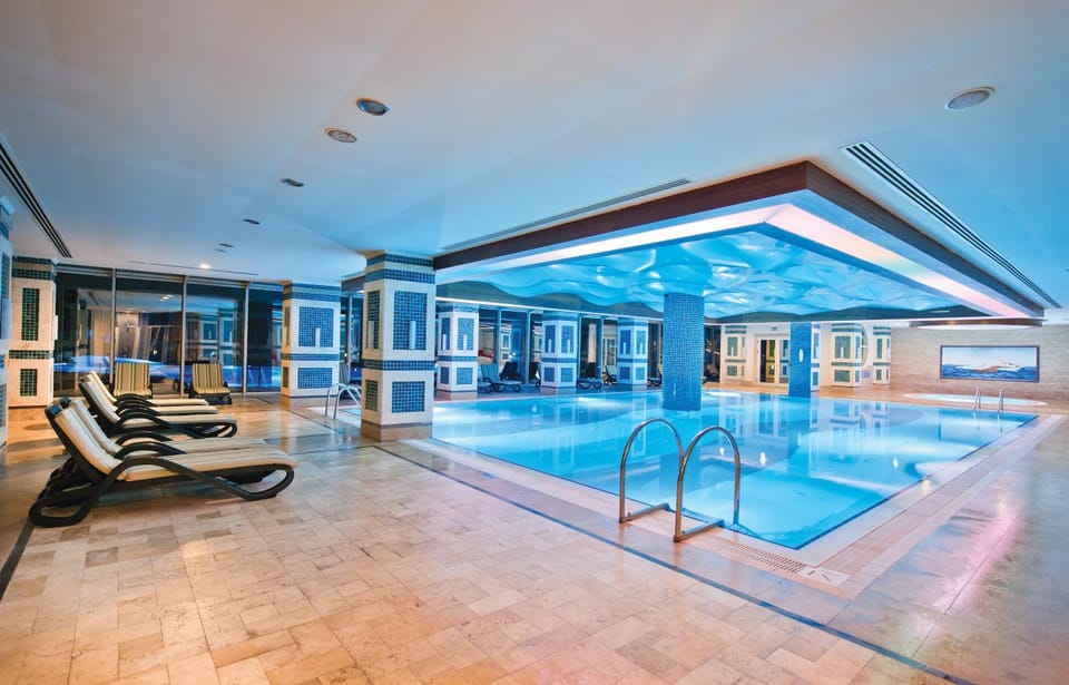 Swimming pool, Swimming pool