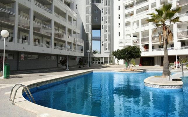 Swimming pool, Swimming pool