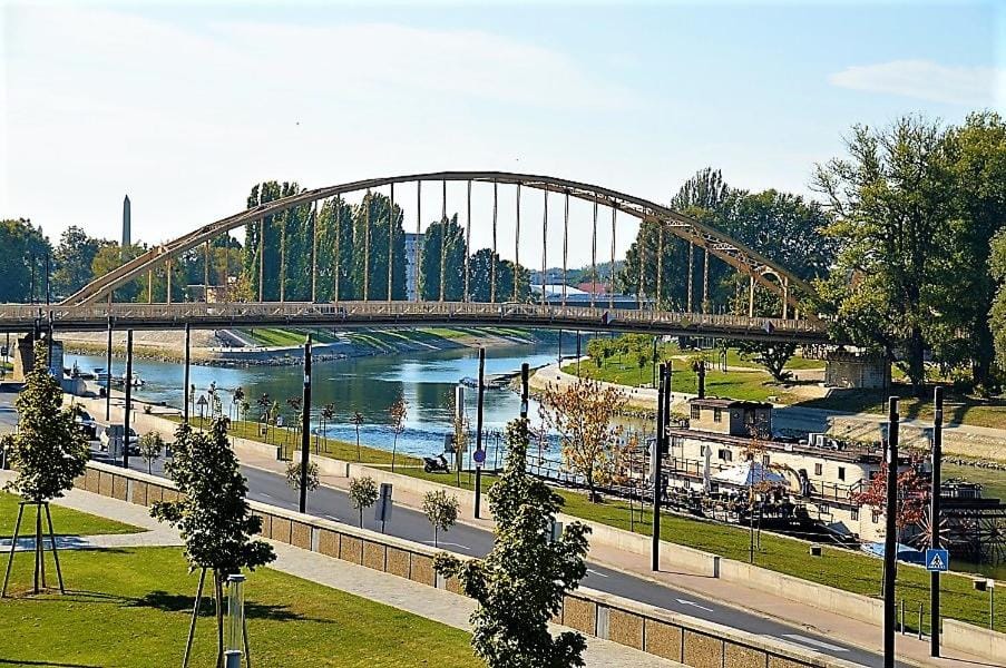 Downtown Apartments with shared kitchen Apartment hotel in Hungary