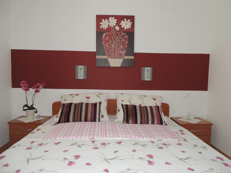 Spring, Bed, Day, Winter, Summer, Bedroom, Autumn