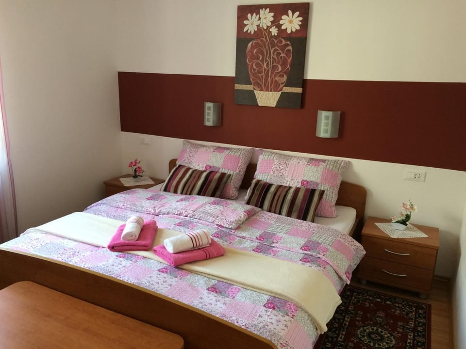 Spring, Bed, Day, Winter, Summer, Bedroom, Autumn