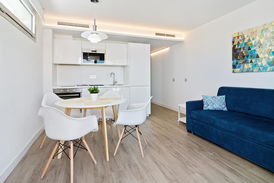 Carihuela Suites Apartment in Torremolinos
