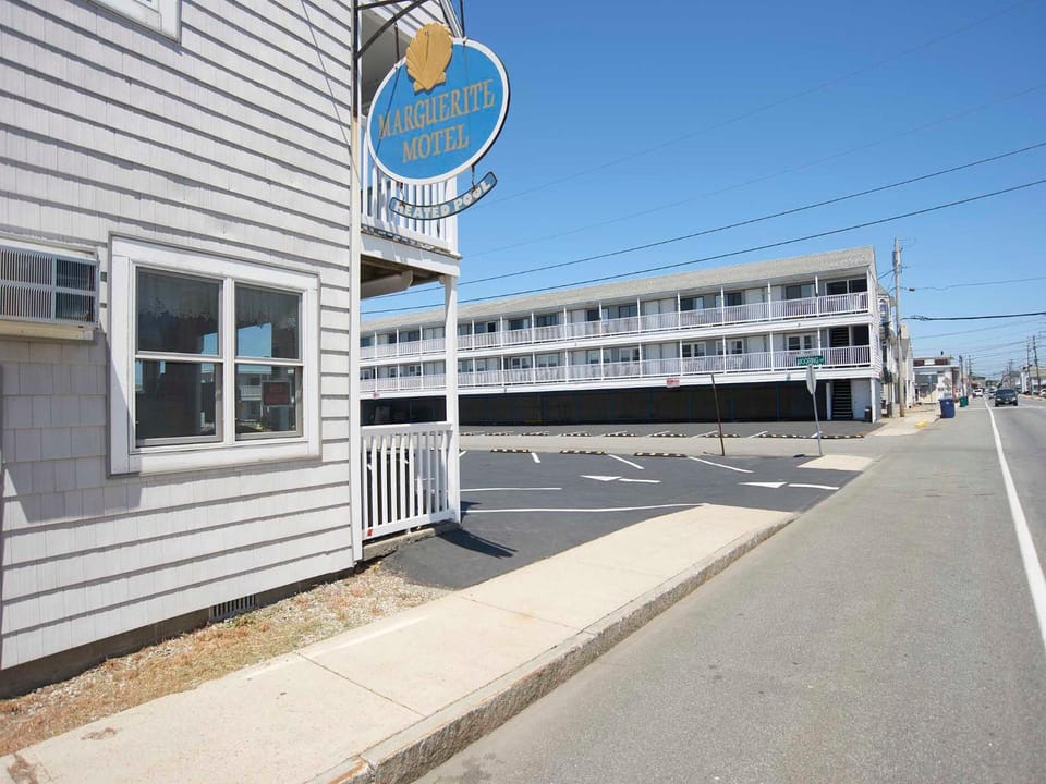 Property building, Street view