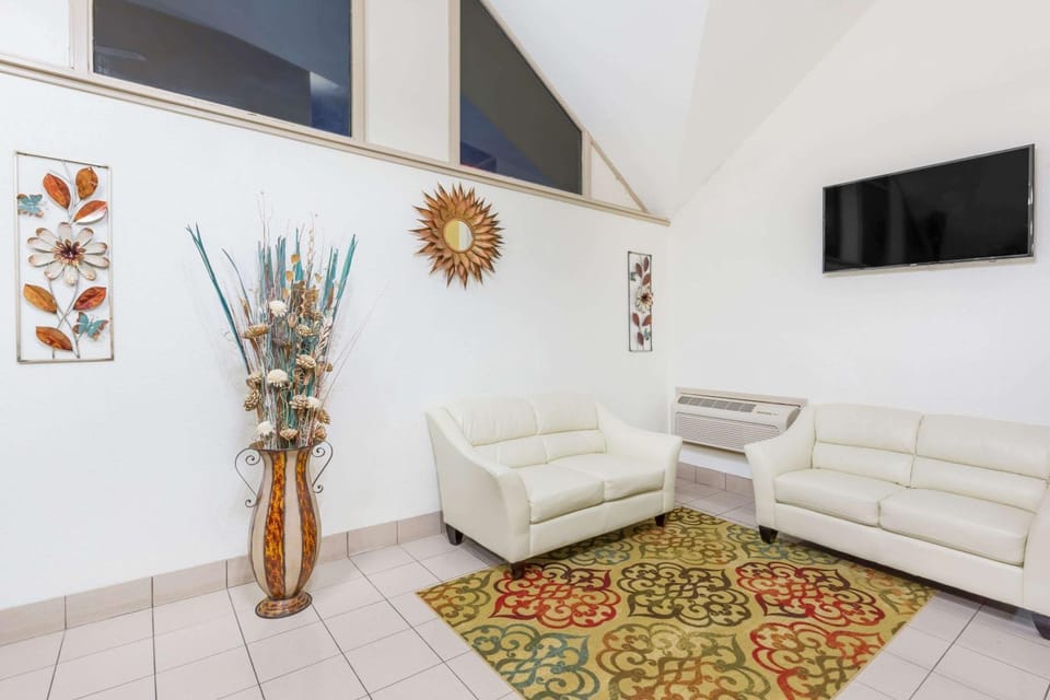 Lobby or reception, On site