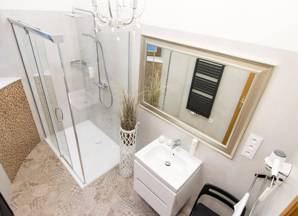 Beautiful Cracow Apartments by Cozyplace Apartment in Krakow