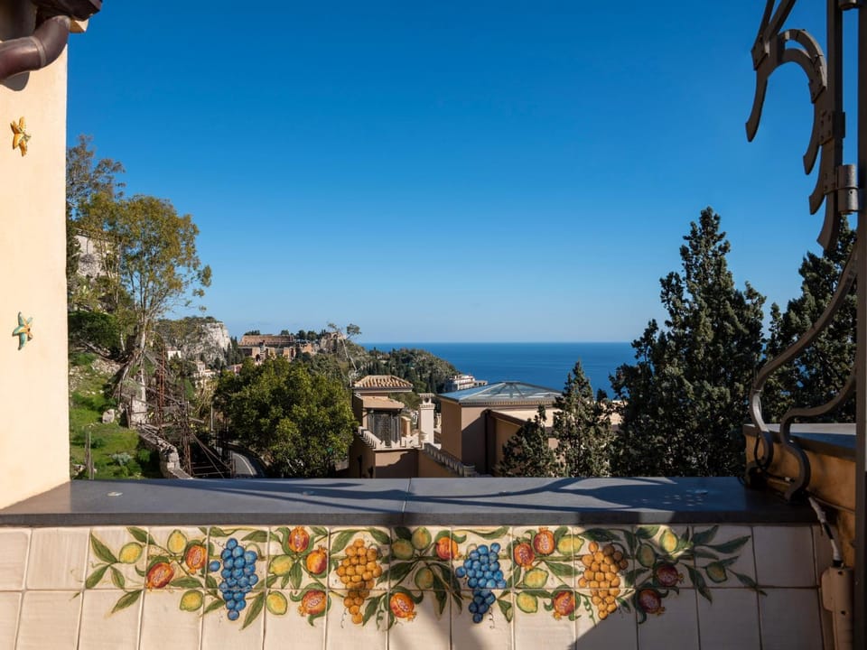 Natural landscape, View (from property/room), Balcony/Terrace, Sea view
