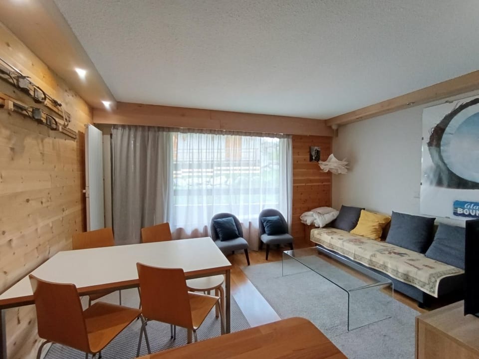 Studio lumineux rénové, parking, animaux acceptés, 5 pers - FR-1-445-62 Apartment in Montgenèvre