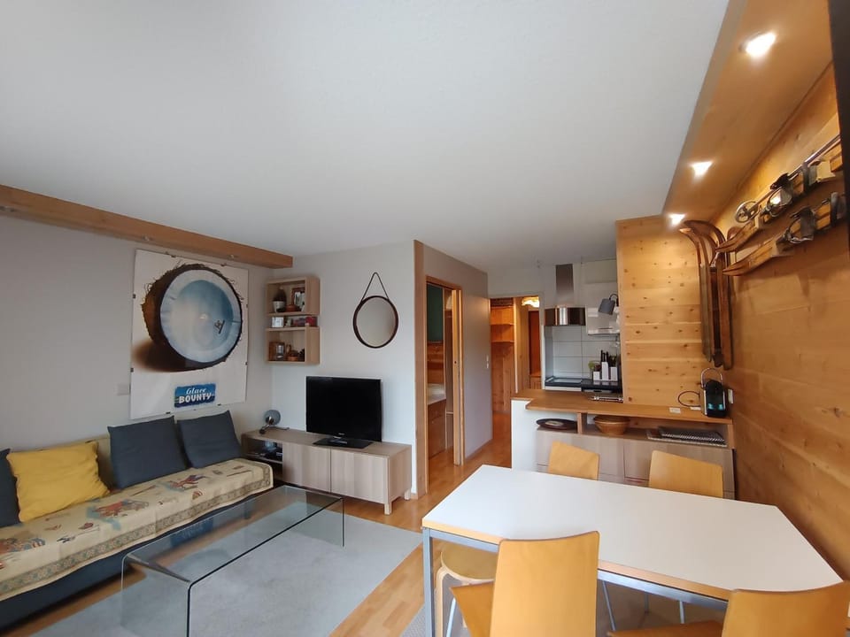 Studio lumineux rénové, parking, animaux acceptés, 5 pers - FR-1-445-62 Apartment in Montgenèvre