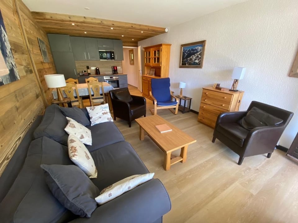 Appartement 2 pièces ensoleillé avec Wi-Fi et parking, La Clusaz - FR-1-459-76 Apartment in La Clusaz