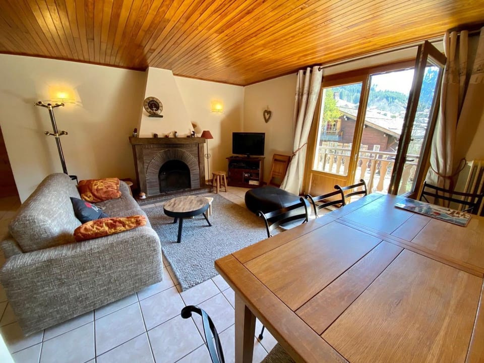 Appartement de 3 pièces avec balcon, cheminée et Wifi à La Clusaz - FR-1-459-99 Apartment in La Clusaz