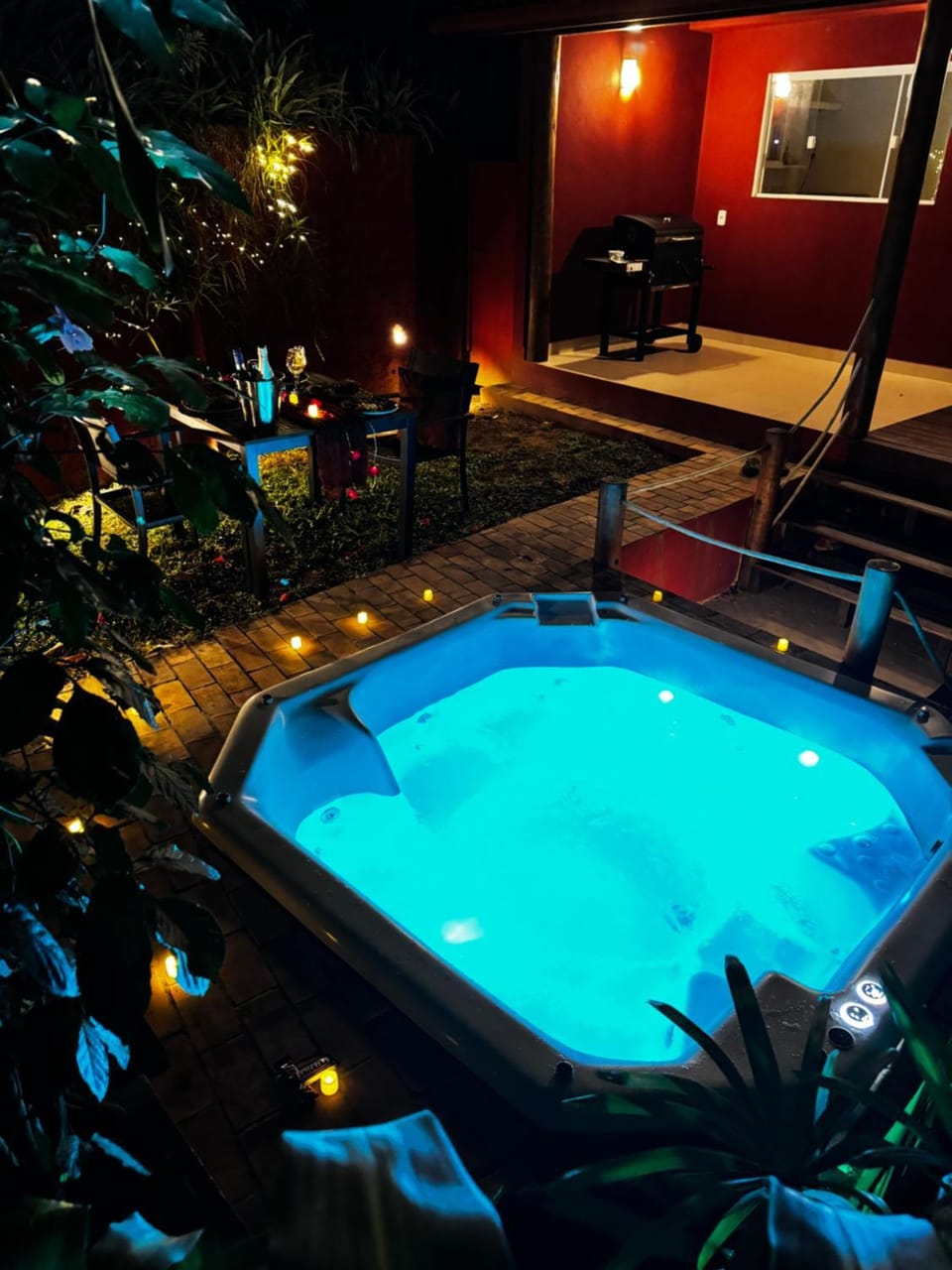 Garden, Hot Tub