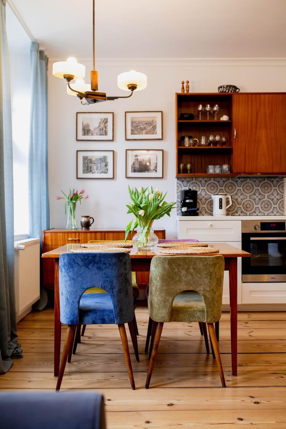 Kitchen or kitchenette, Living room, Dining area