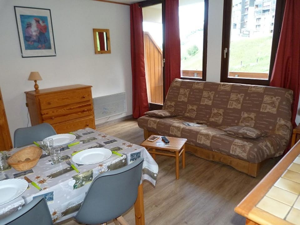 Studio cabine 4 pers, ski aux pieds, parking gratuit - FR-1-178-293 Cabin in Les Allues
