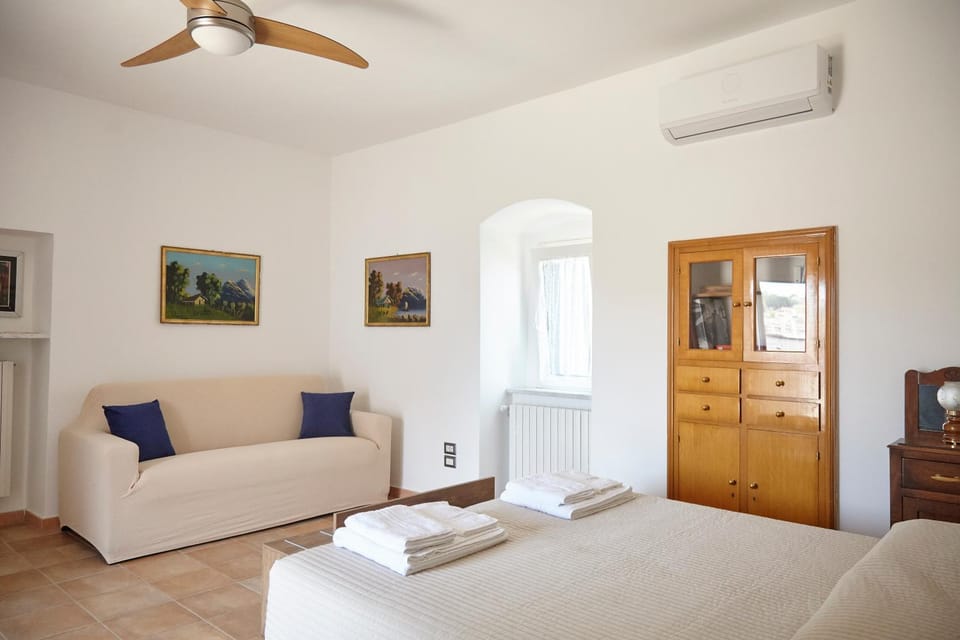 Bed, Library, Bedroom